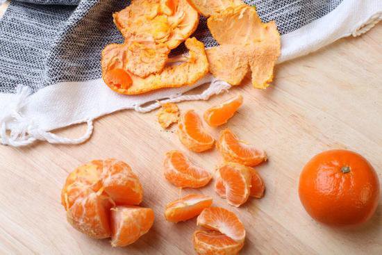 每天1个<em>橘子</em>，身体会有什么变化？<em>橘子的</em>白丝真的值得<em>吃</em>吗？