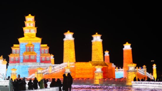 哈尔滨冰雪大世界里藏着的中式美学，我不信你没看到！