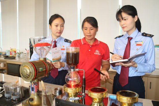 海南屯昌：“税惠春风”助力咖啡产业焕发生机