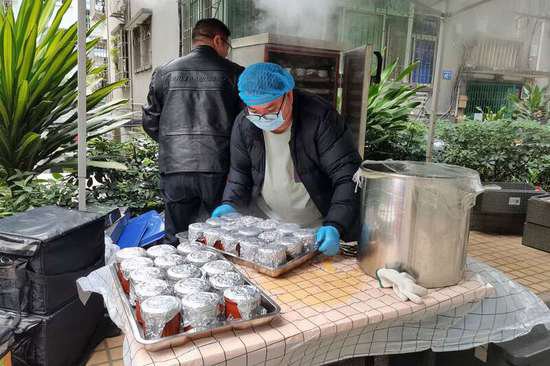 广州越秀社区长者共享冬至盆菜宴