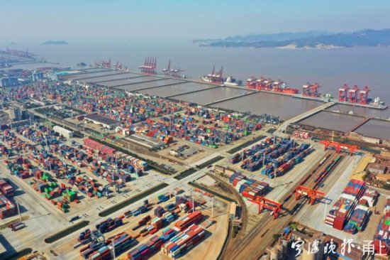 增长强劲！1至4月宁波<em>舟山</em>港集装箱吞吐量同比增25.6%！