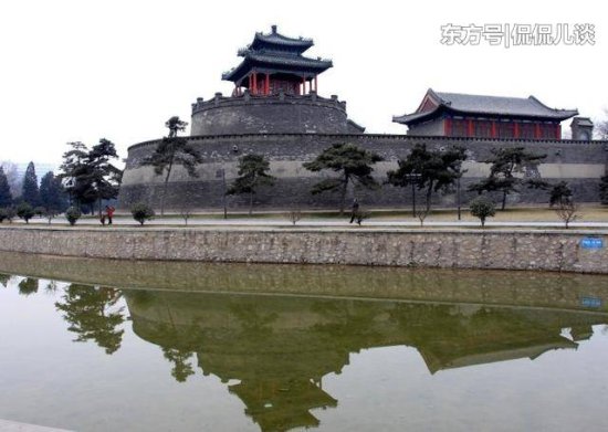 中国有四个城市，两千年都不改名， 名字一直延续到今天