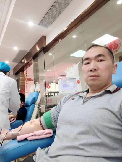 “再忙也要先救人！” 这位会计师坚持献血18年救助118位病人