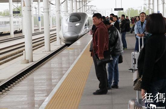五一铁路郑州局加开49对临客列车 通达省内23个市县