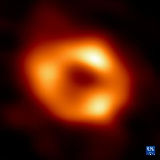 <em>天</em>文学家公布银河系中心黑洞<em>首</em>张照片