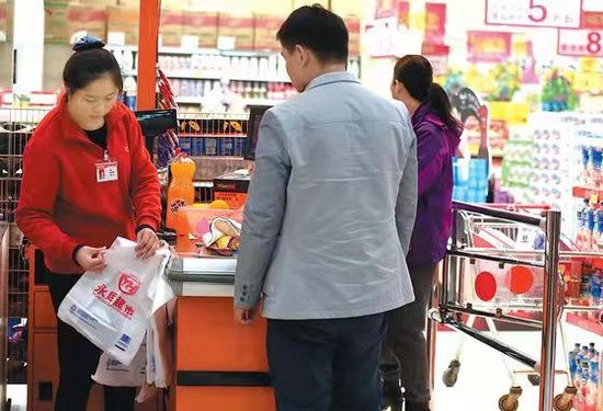 河南城市生活垃圾分类出新规，下月<em>起</em>禁用塑料袋、商家不再提供...