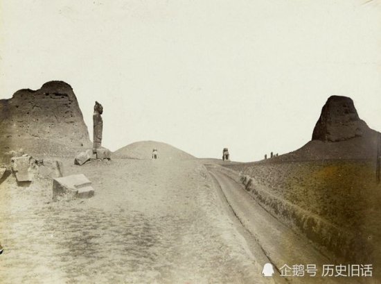1914年<em>陕西咸阳</em>乾陵古今对比图，看起来变化不是很大