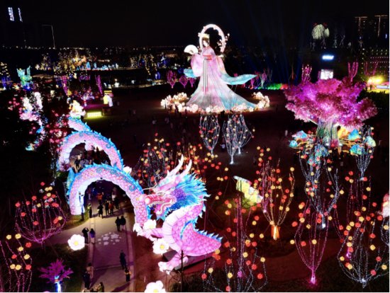 “龙”重“灯”场，成都东安湖首届灯会盛大启幕