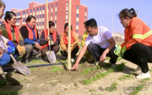 新疆洛浦：乘春时推进城区绿化 居民获得感幸福感显著提升