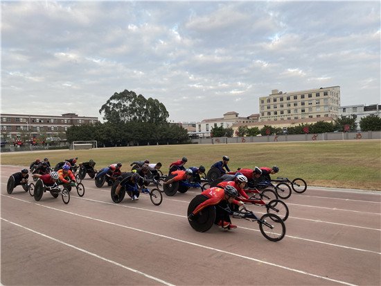 上海轮椅竞速队教练<em>黄鹏</em>：世界冠军是这样练成的！