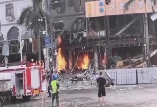 珠海一<em>酒店附近</em>煤气爆炸已致3伤 现场明火已扑灭