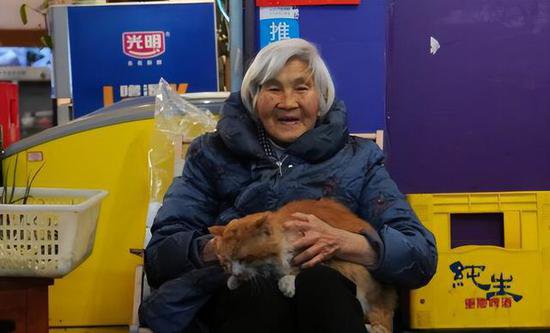 重庆一火锅店<em>来了</em>位87岁的服务员，能被需要才有获得感价值感
