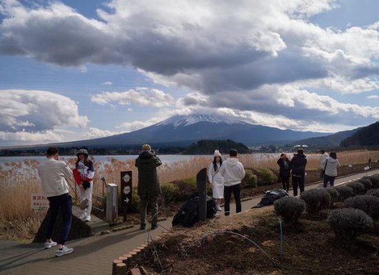 <em>富士山下</em>网红打卡点要建屏蔽网阻拍照