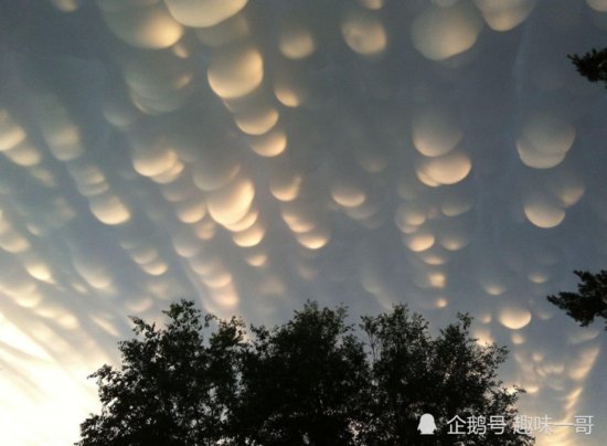 天空出现罕见的“石头云”这种<em>天气预示</em>了<em>什么</em>？