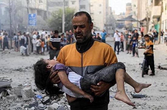 巴勒斯坦加沙人：<em>孩子被杀了</em>美国满意了吗？