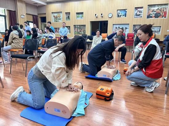“救”在身边！<em>杨浦</em>今年将培训2700名应急救护员持证上岗