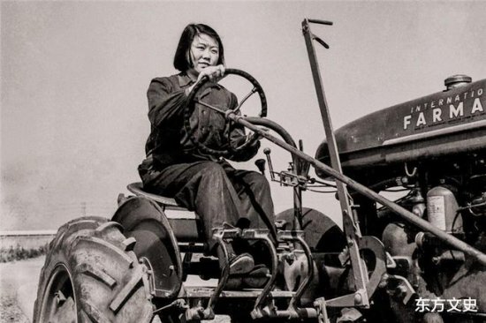 中国第一位<em>女</em>拖拉机手<em>梁</em>军，30岁成“人民币女郎”，高寿90岁