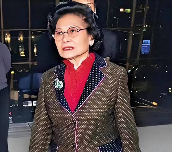 一日收金70亿的上海神盘，背后是香港95岁老太太