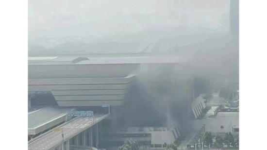 郑州东站疑似失火，回应：<em>职工餐厅</em>油污所致，未有人员伤亡