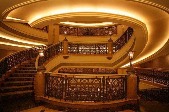 全球最豪华酒店，耗资30亿美元，22吨黄金只是<em>装饰</em>品