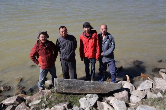 新疆“巨石堆阵”之谜：“独目人”来过