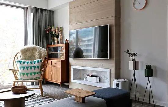 巧妙的电视<em>背景墙</em>搭配，可以让你家房子瞬间高大上