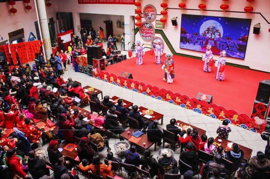 长沙：国际留学生体验非遗民俗文化 共度欢乐中国年
