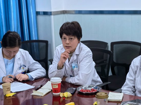 海医会妇科专委会“2024年度西藏地区帮扶项目”顺利开展