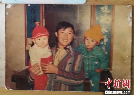 内蒙古7个月大婴儿被拐33年终回家<em> 父亲</em>：一看就是我<em>儿子</em>