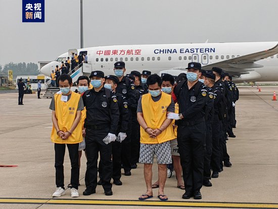 680余名中国籍涉赌诈违法犯罪嫌疑人被分批从<em>柬埔寨</em>押解回国