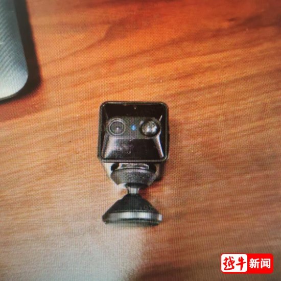 在公司女厕所偷装摄像<em>头</em>却拍下了<em>自己</em>，浙江一男子被拘留