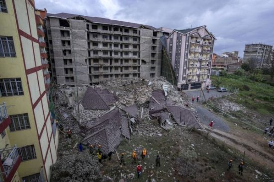 肯尼亚一座在建<em>大楼坍塌</em>