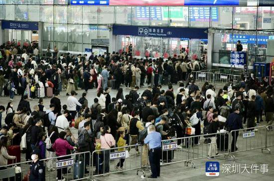 <em>深圳</em>铁路将于2月6日迎来返乡最高峰，建议提前一小时到车站