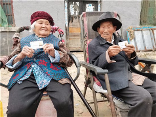 丈夫120岁，妻子115岁，河南一家120多口人，如今已6世同堂