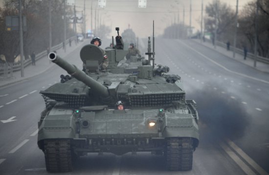 俄研发反无人机“手提箱”保护坦克