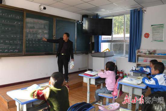 甘肃乡村教师马志国：我有一个梦想 陪你们越过千山万壑