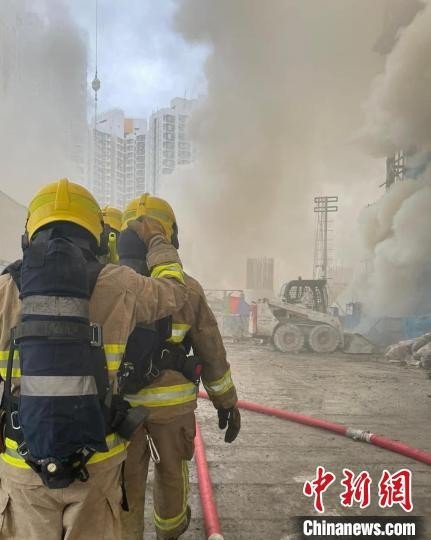 香港<em>天水</em>围工地大火烧逾40小时终被救熄