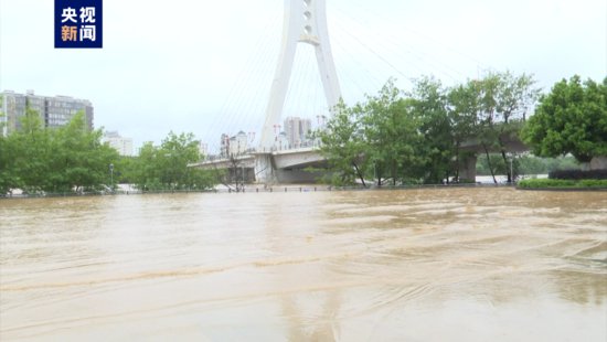 强降雨致<em>江西赣州</em>2.4万人受灾 紧急避险转移安置427人