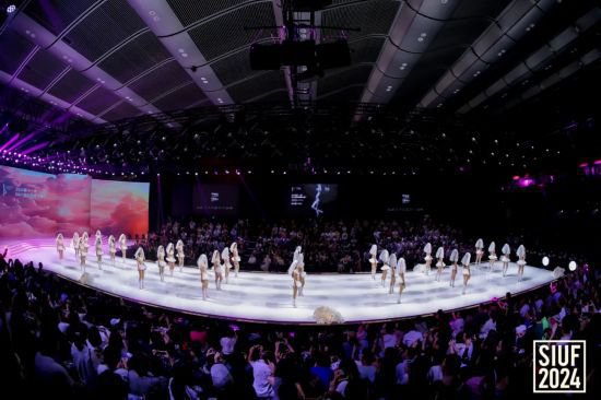 拂影·2024第十一季 SIUF国际<em>超模</em>大赛总决赛在深圳举办