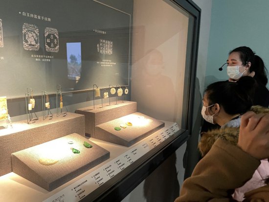 新年<em>到武汉</em>博物馆感受古代玉器的魅力