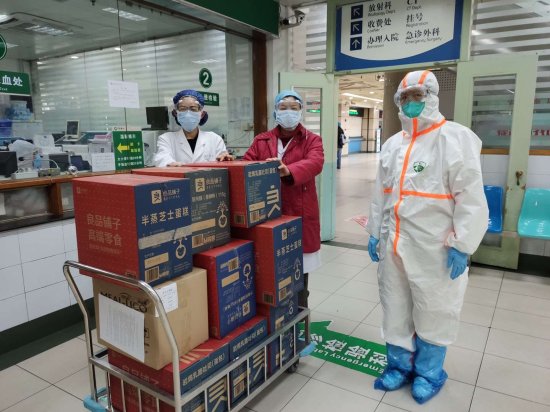 抗击疫情良品铺子在行动 第六批捐赠送往荆州