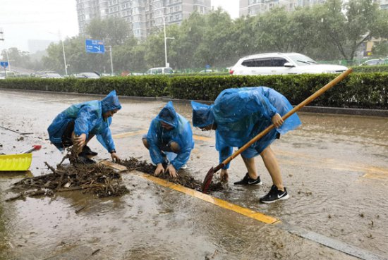 北京门头沟：众志成城 风雨中构筑起安全堤坝