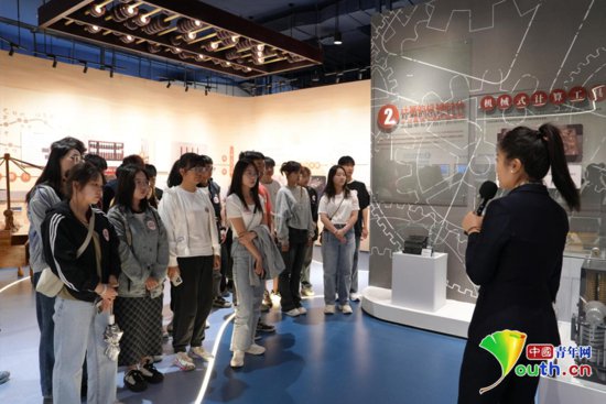 连接青年力量与城市发展 “青年看西安”开启硬核超算探险之旅