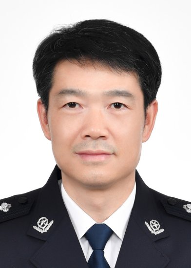 张亚宏任上海市公安局副局长