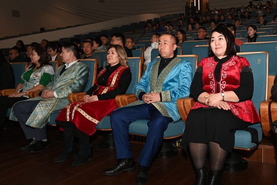 跨越3000多公里 中企哈萨克斯坦员工到西安参加“年会”