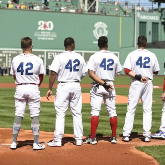 MLB全员“道奇蓝”纪念杰基·罗宾逊日75周年，传承拼搏之道
