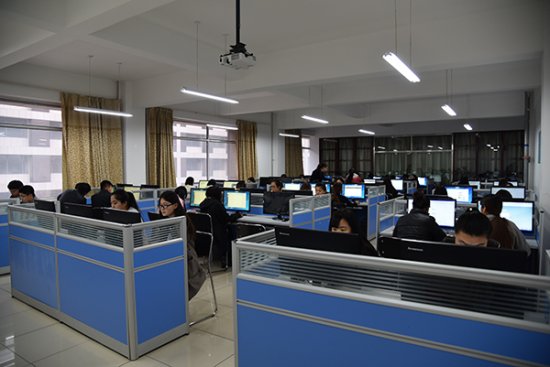 内蒙古电子信息职业技术学院商务策划与图像处理实训室简介