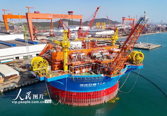 山东<em>青岛</em>：亚洲首艘圆筒型海上油气加工厂建造完工
