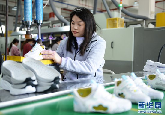 河南睢县：“一双鞋”跑出县域经济发展加速度