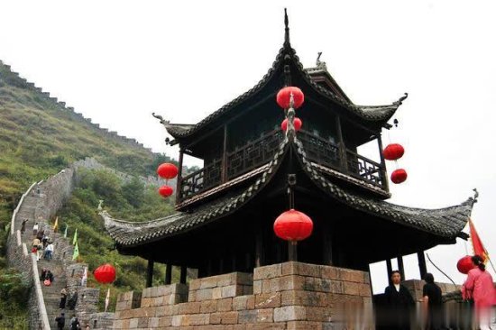 湖南也有一条古长城，距今400多年历史，比凤凰古城更原生态
